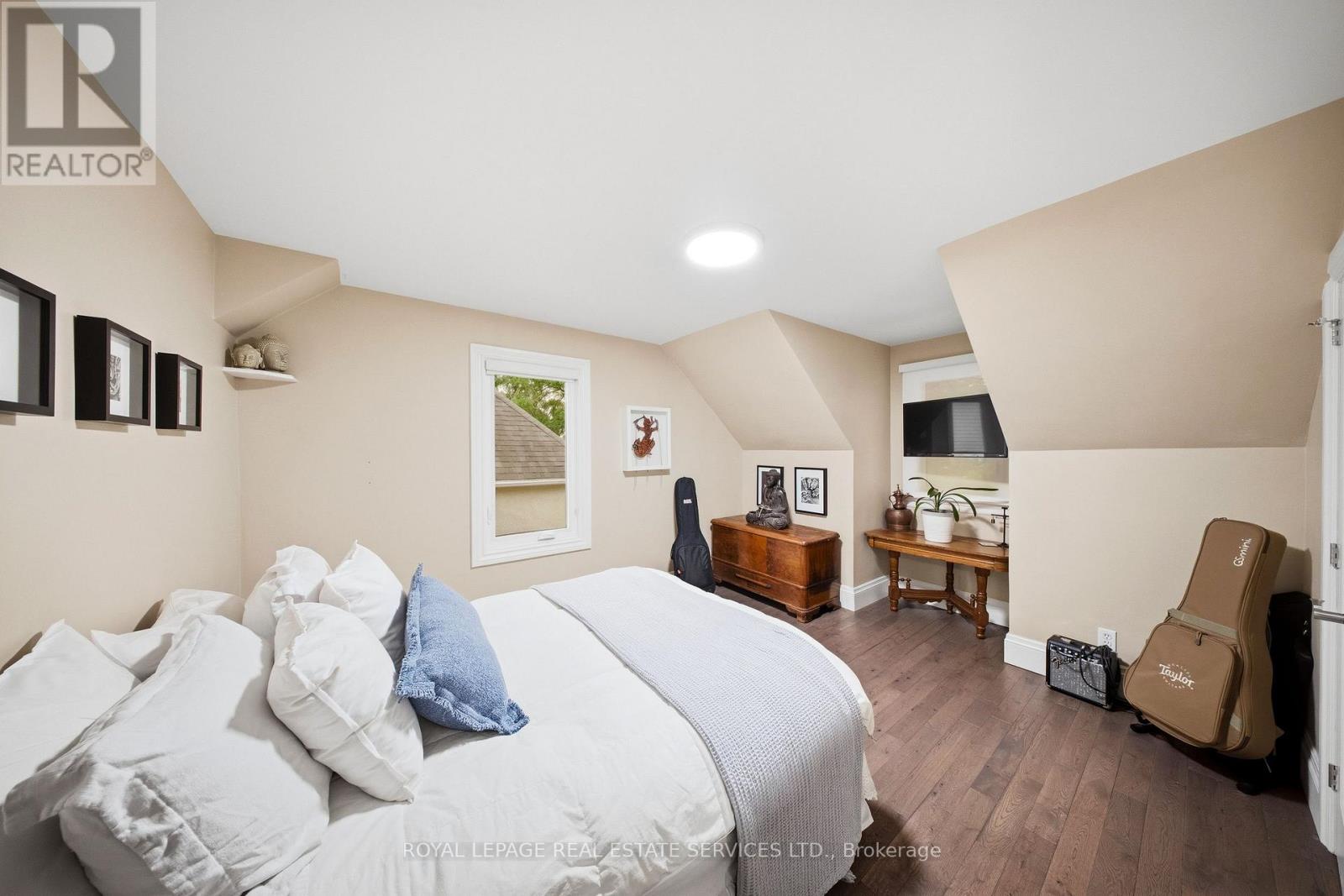 99 FOCH AVENUE - Image 19