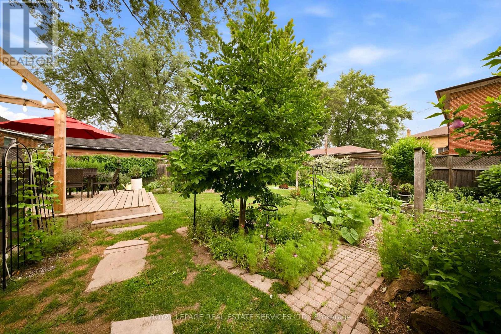 99 FOCH AVENUE - Image 34