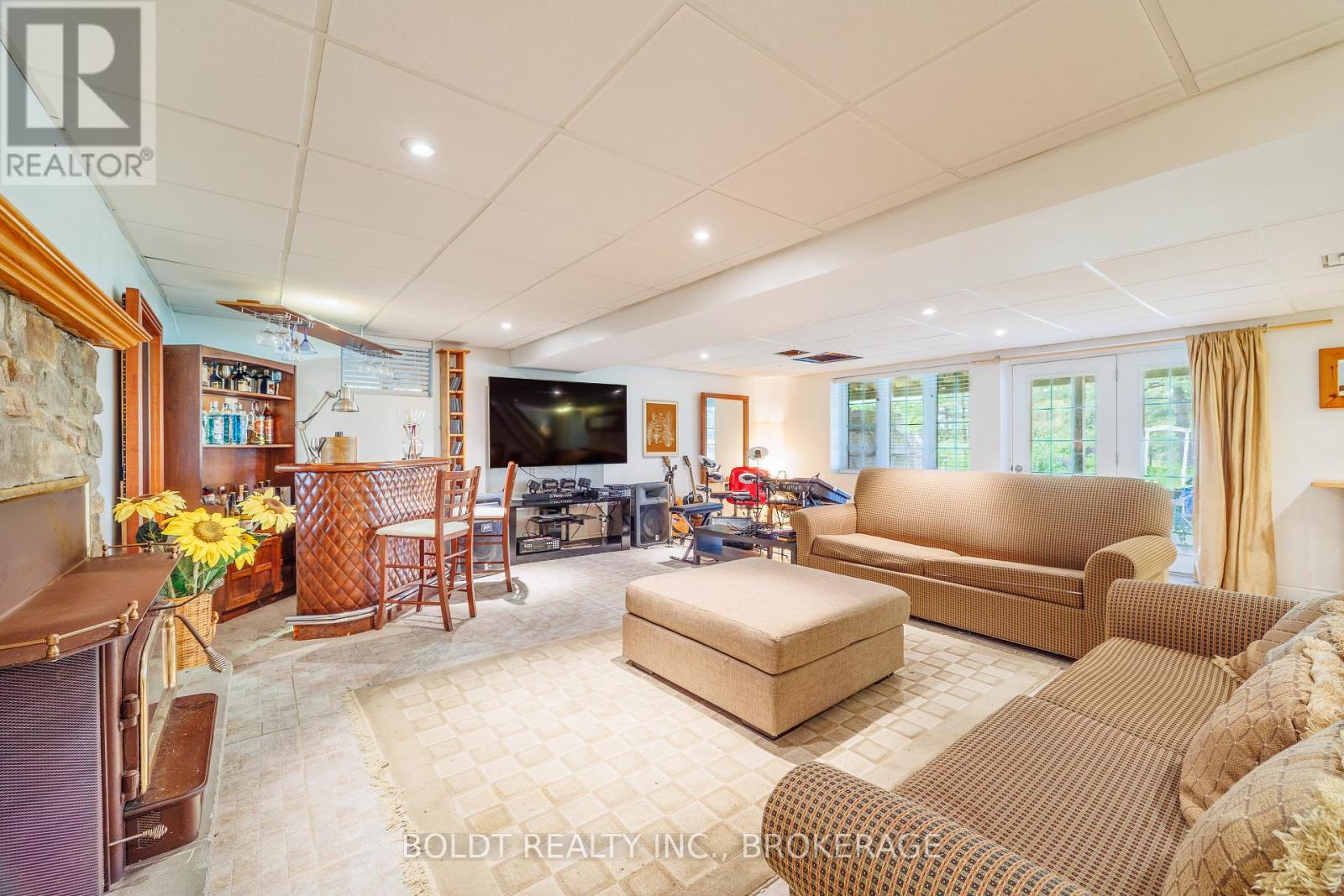 5832 5TH SIDE ROAD - 34