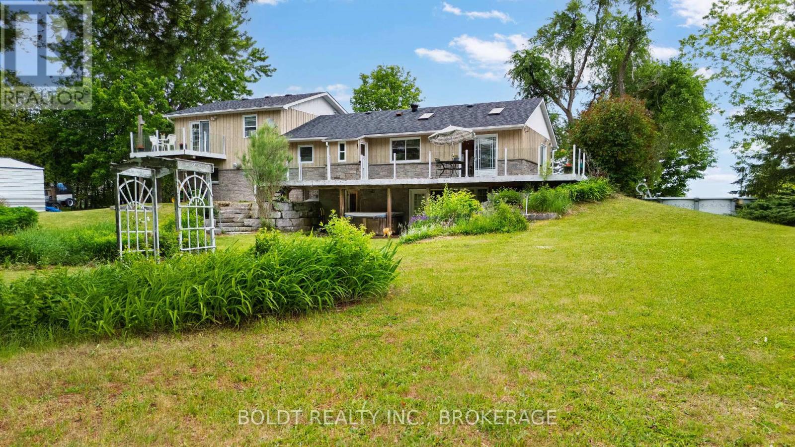 5832 5TH SIDE ROAD - 4