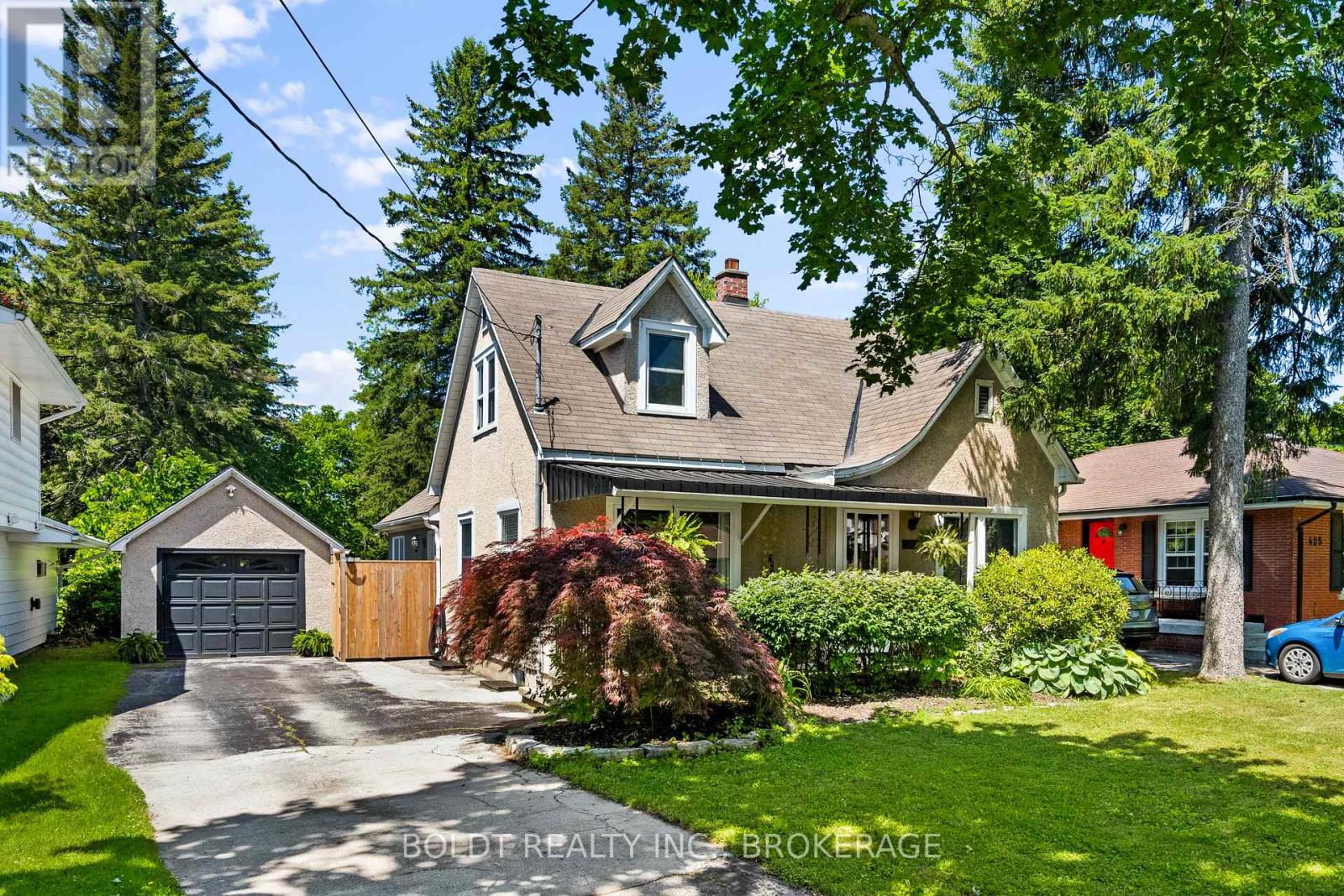 421 PROSPECT POINT ROAD N - 1