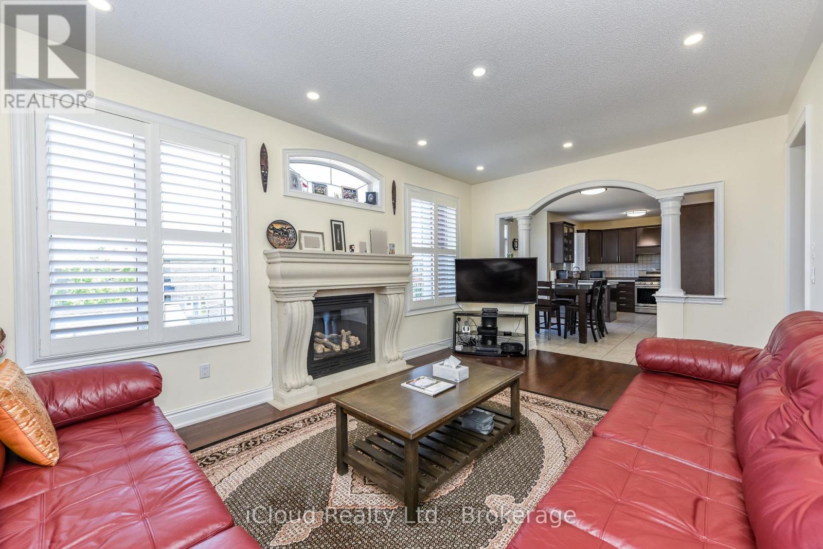 7 MERRITTONIA STREET - 24