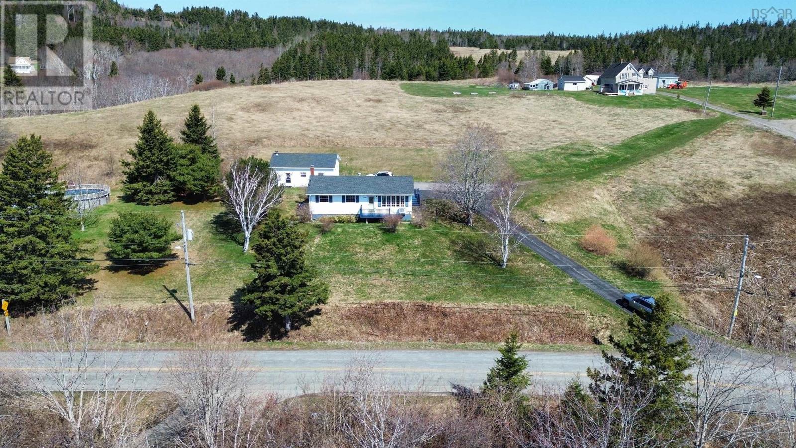 1584 Hillside Boularderie Road - 12