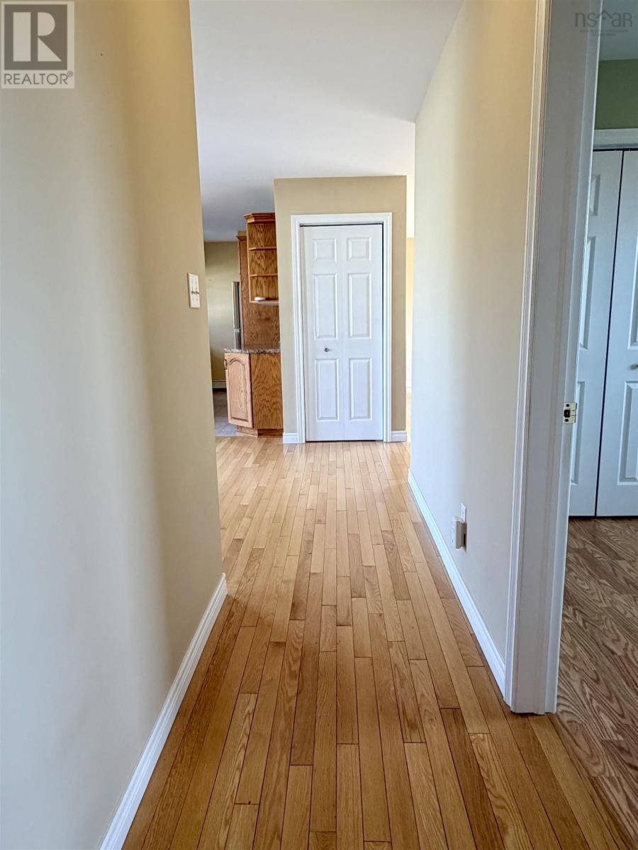 1584 Hillside Boularderie Road - 26