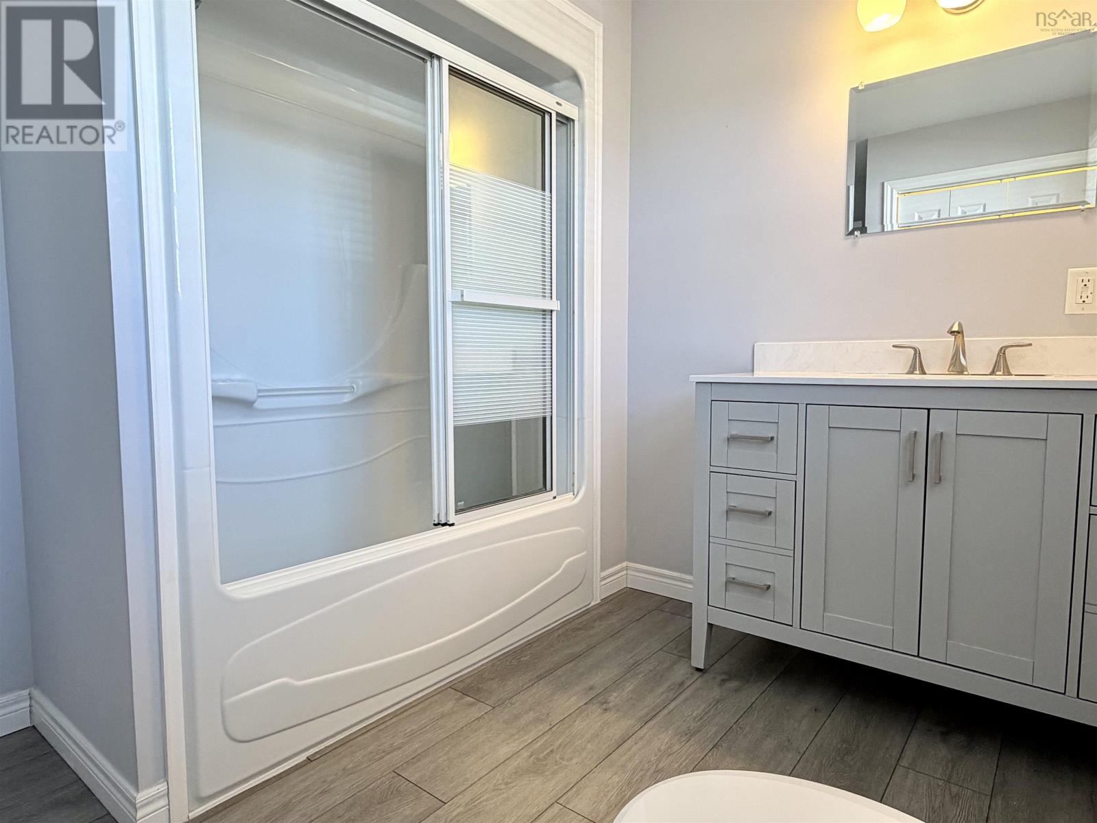 1584 Hillside Boularderie Road - 28