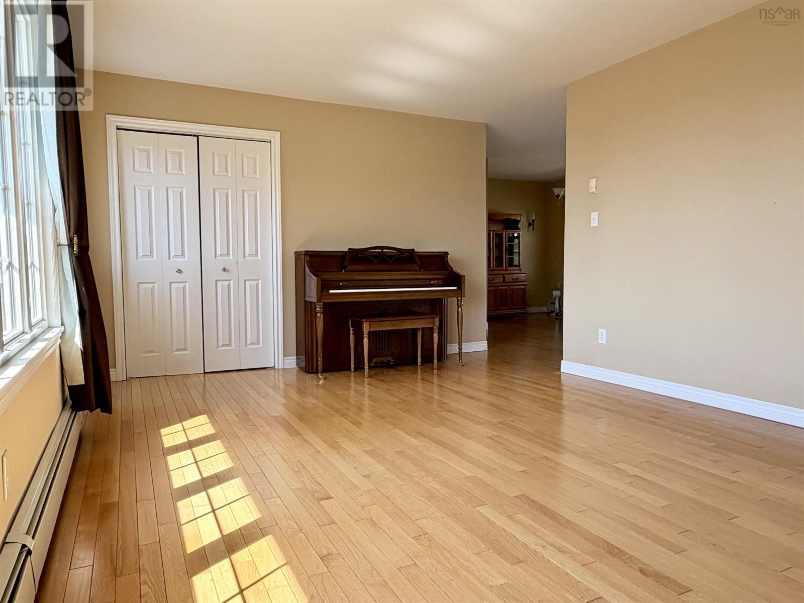 1584 Hillside Boularderie Road - 23