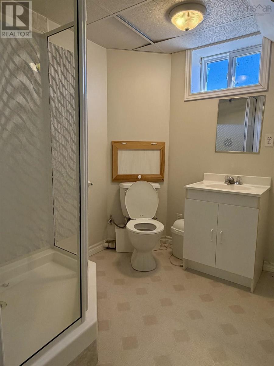 1584 Hillside Boularderie Road - 37