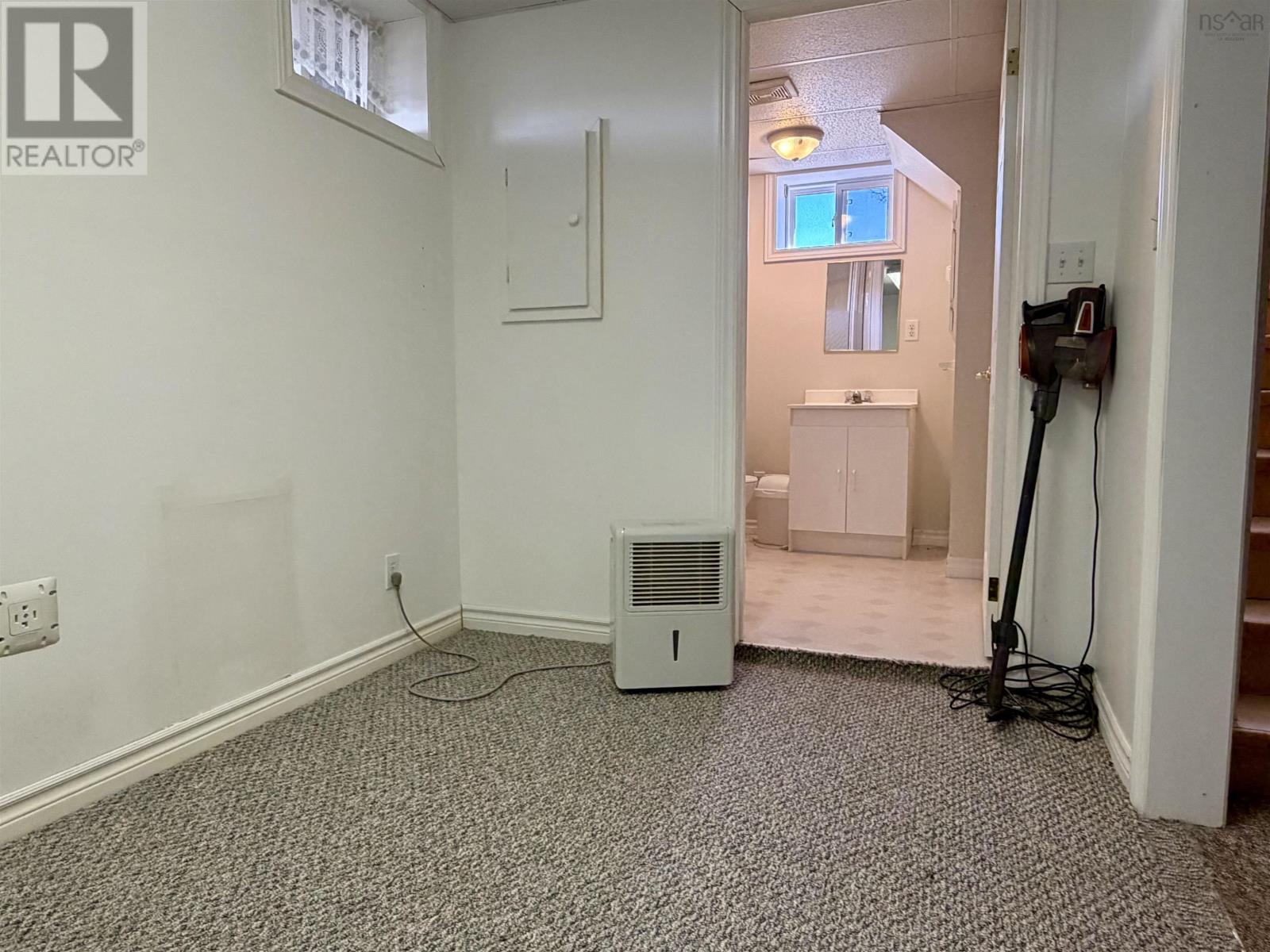 1584 Hillside Boularderie Road - 38