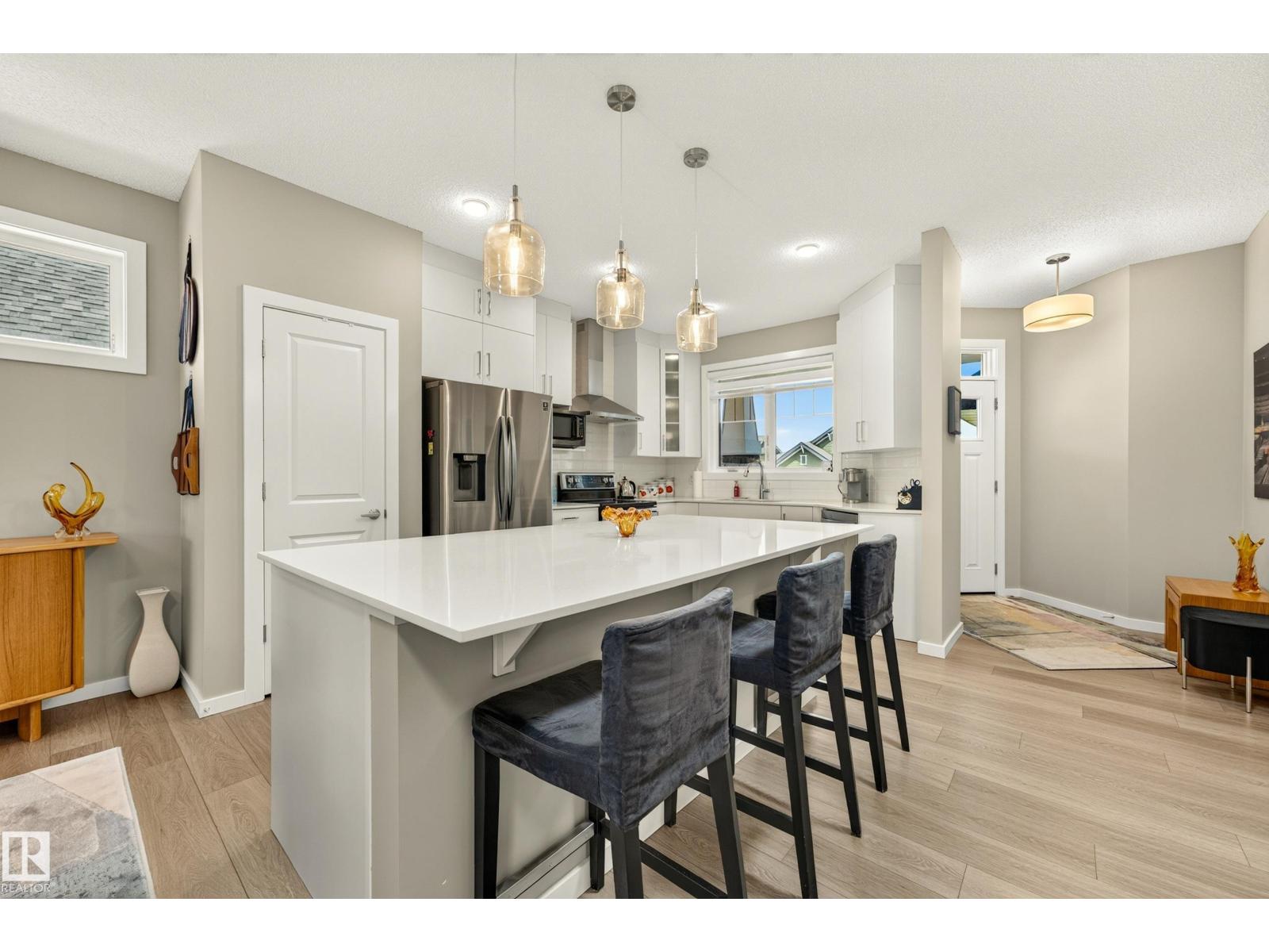 8120 222 ST NW - 7
