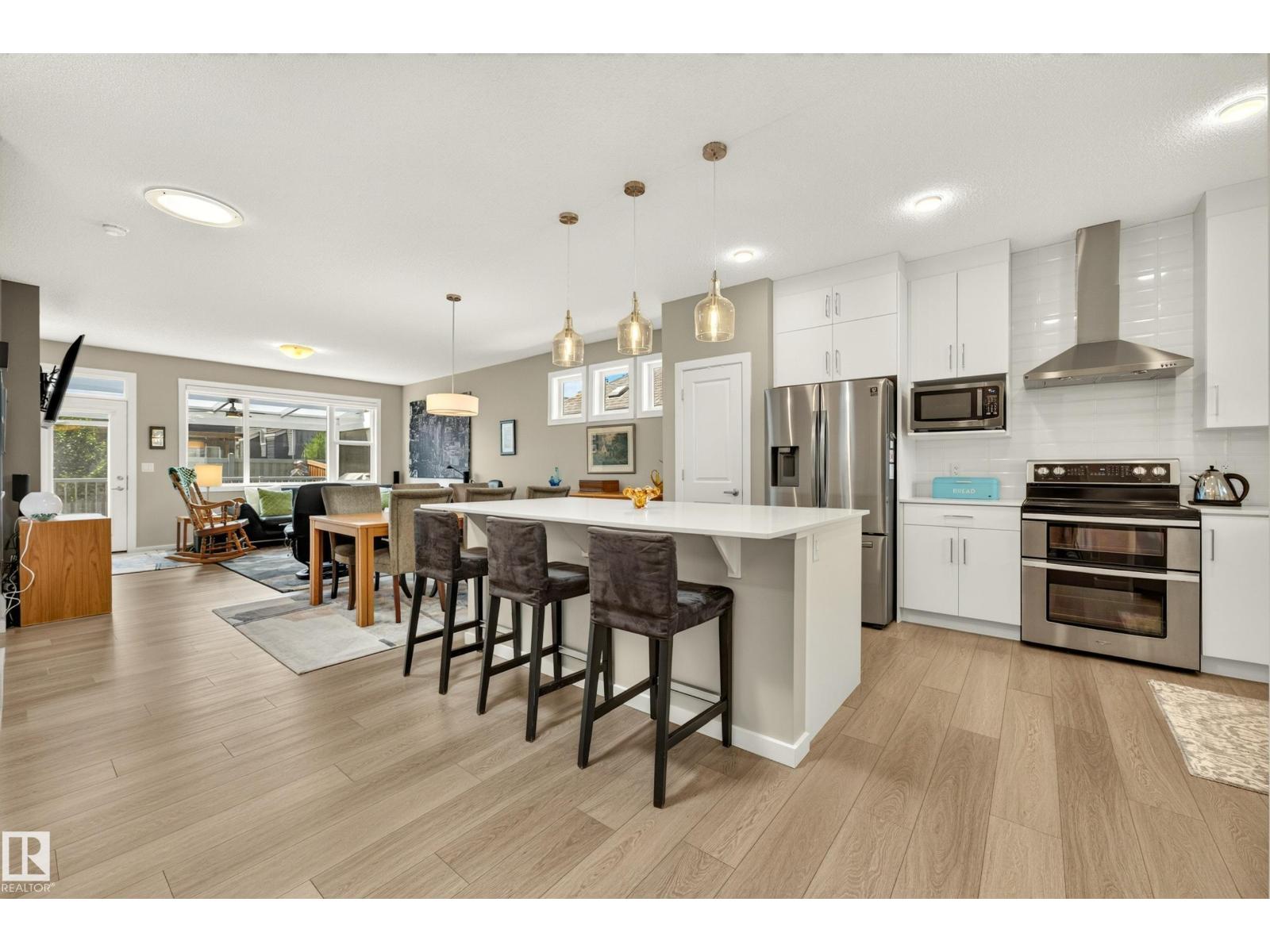 8120 222 ST NW - 2
