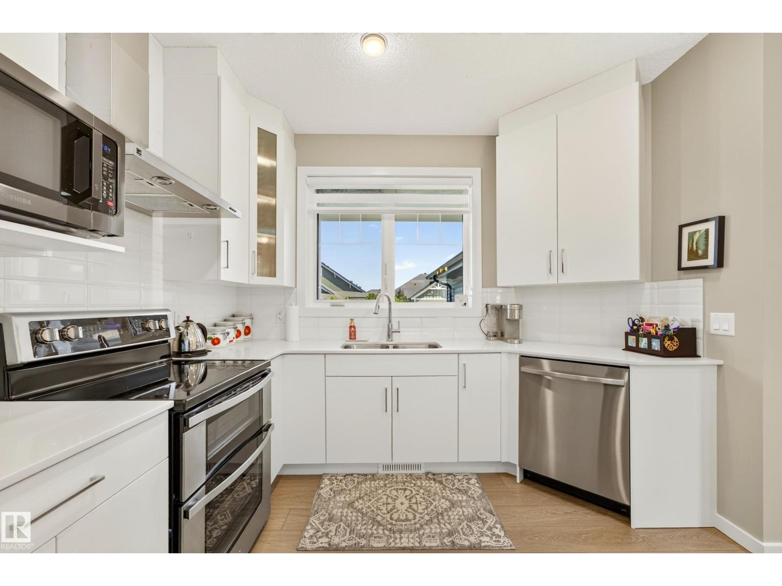 8120 222 ST NW - 11
