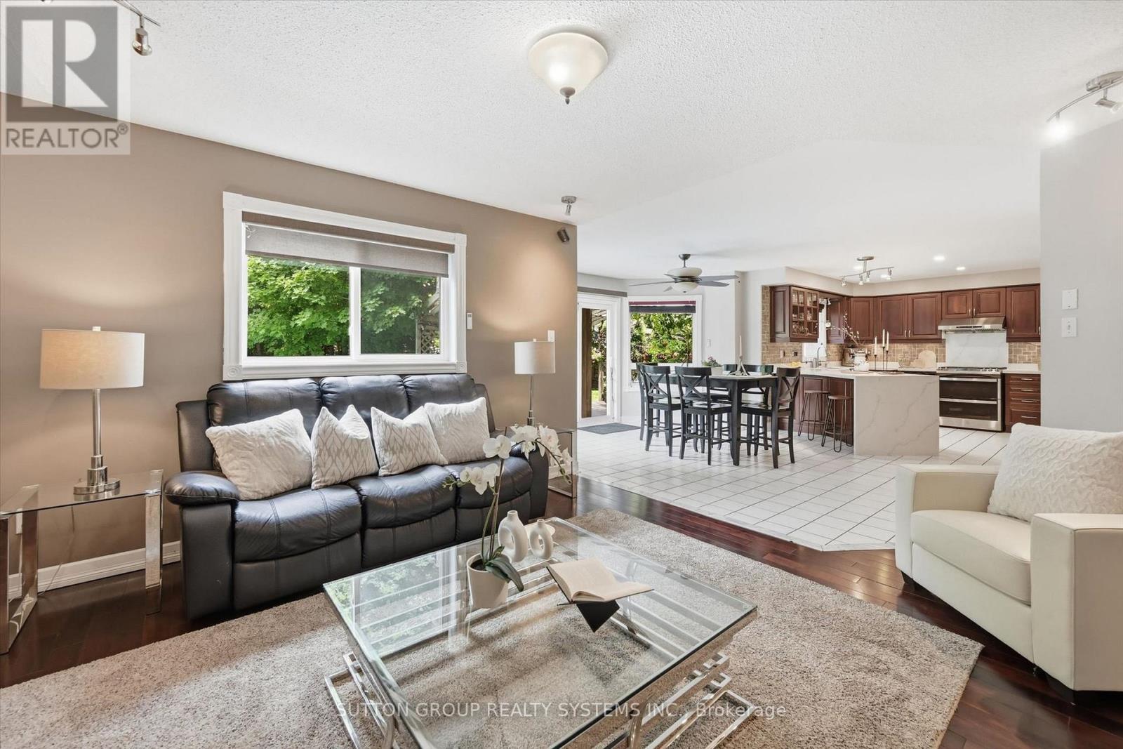 7 ARNHEM COURT - Image 8