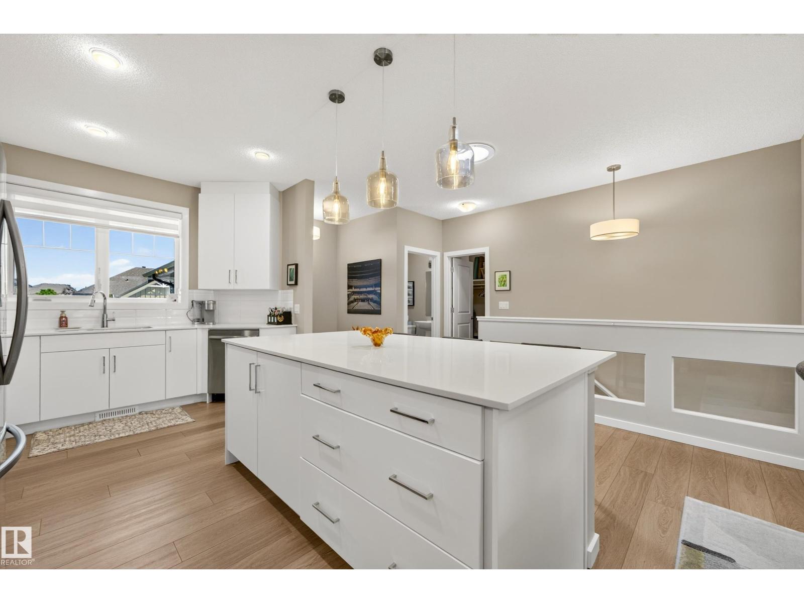8120 222 ST NW - 10