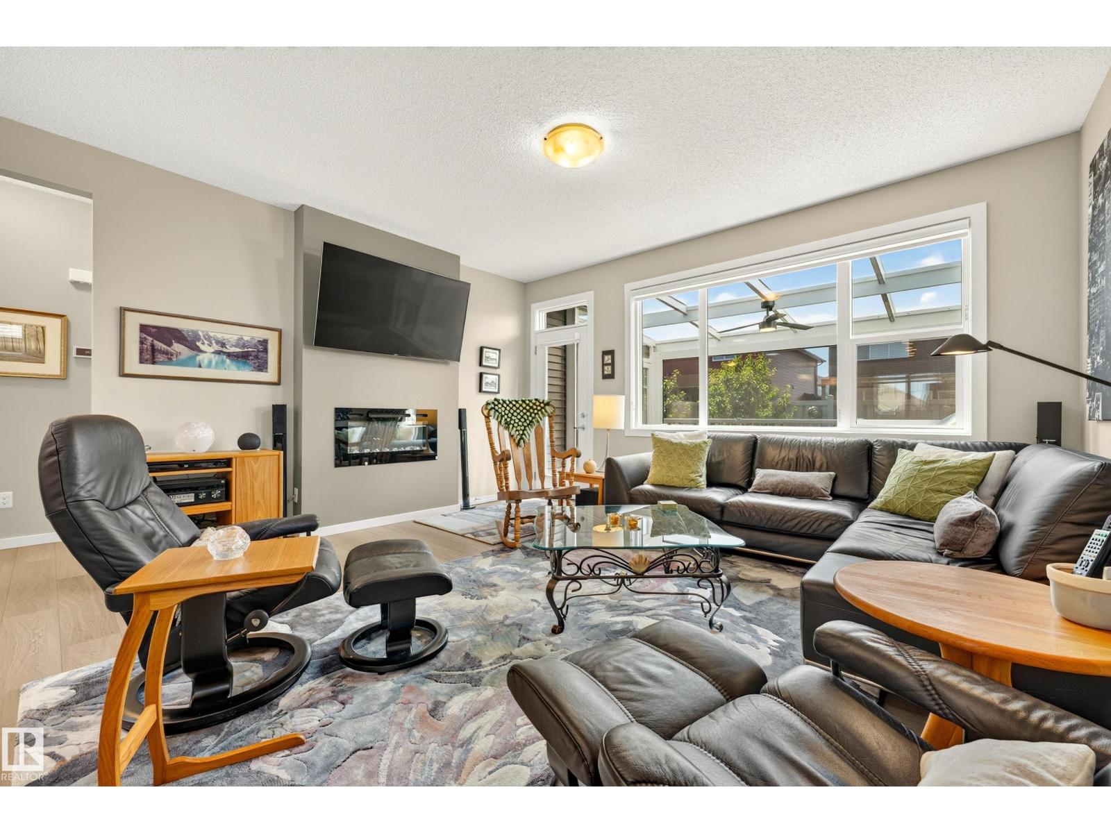 8120 222 ST NW - 16