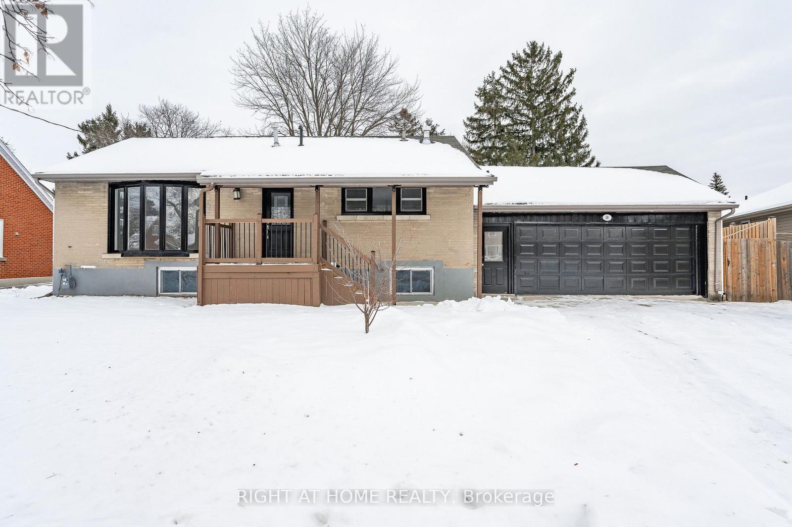 18 RIDGEWOOD AVENUE — photo 2
