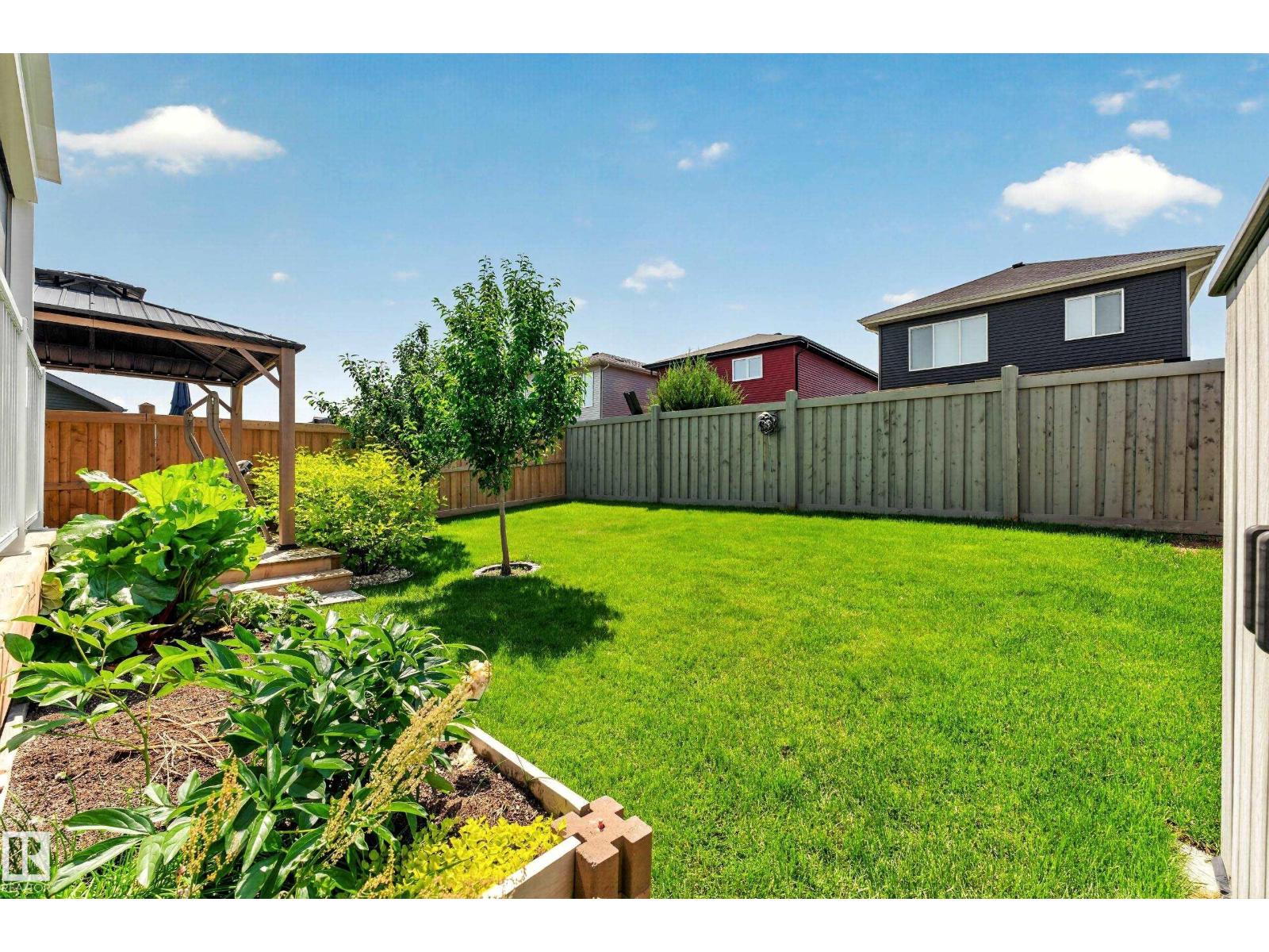 8120 222 ST NW - 25