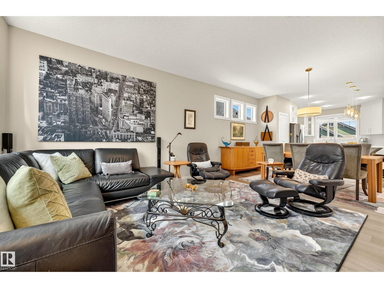 8120 222 ST NW - 30