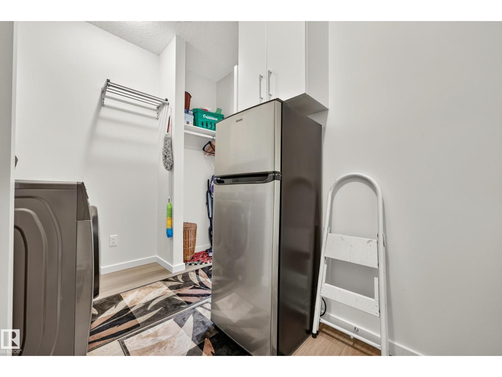 8120 222 ST NW - 48