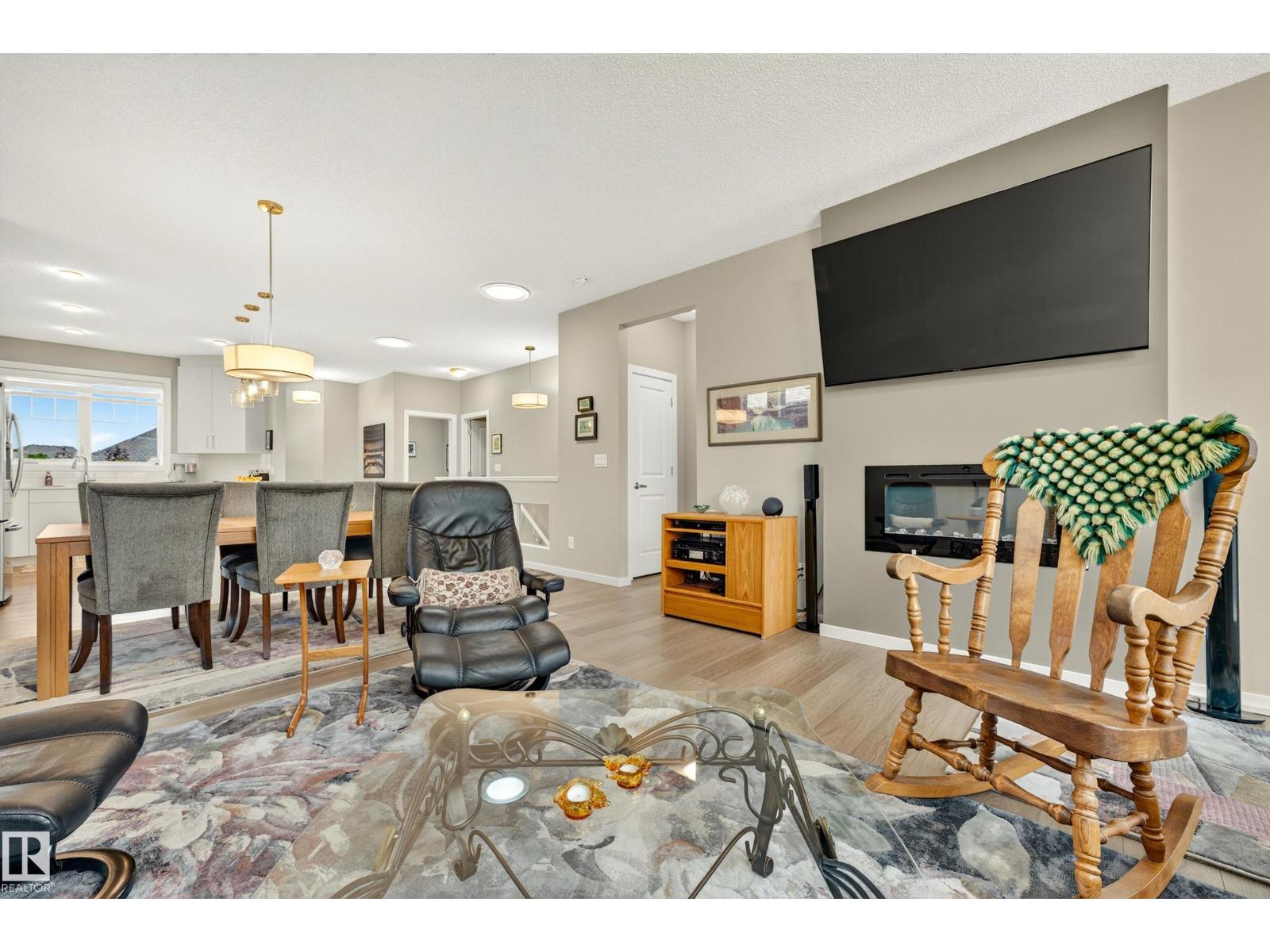 8120 222 ST NW - 31