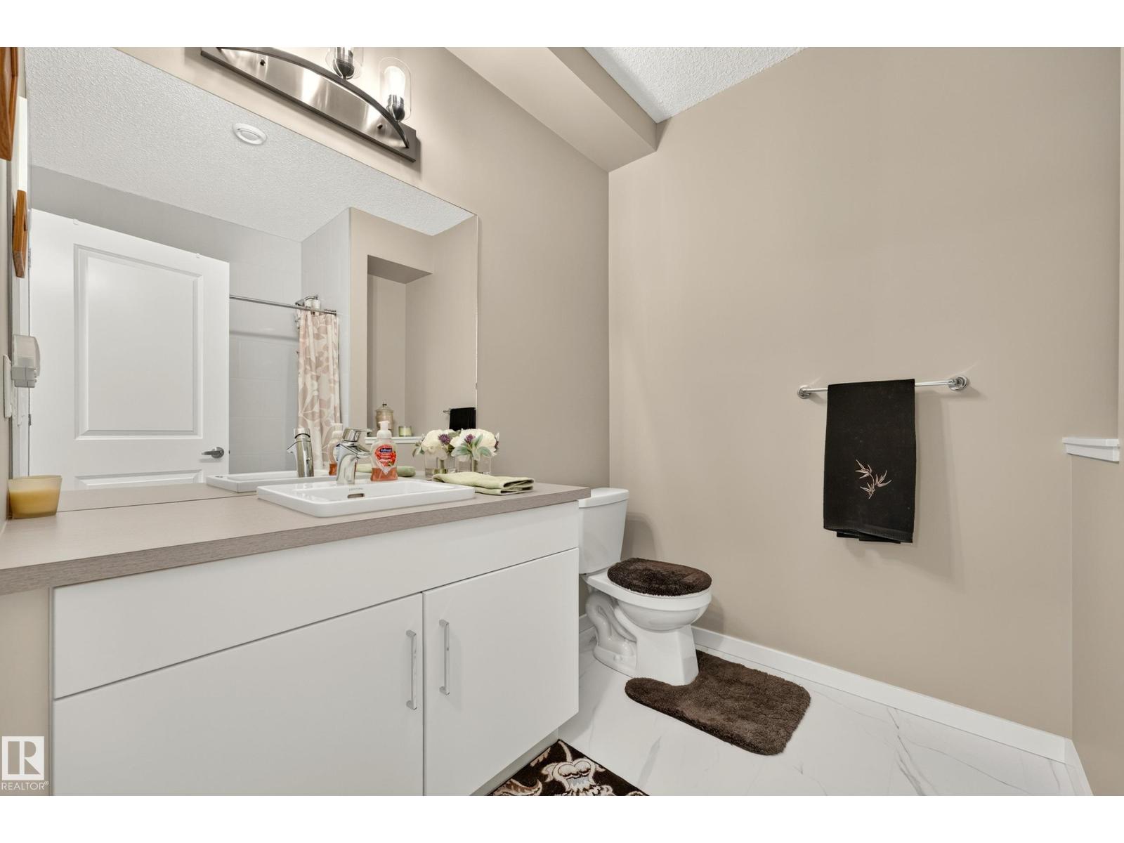 8120 222 ST NW - 45