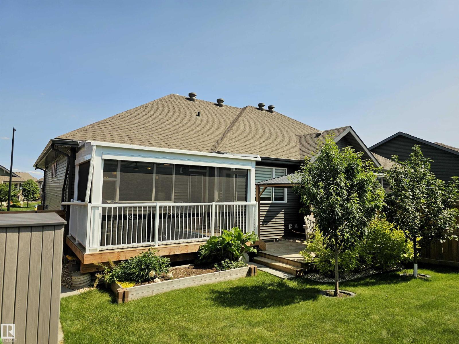 8120 222 ST NW - 28