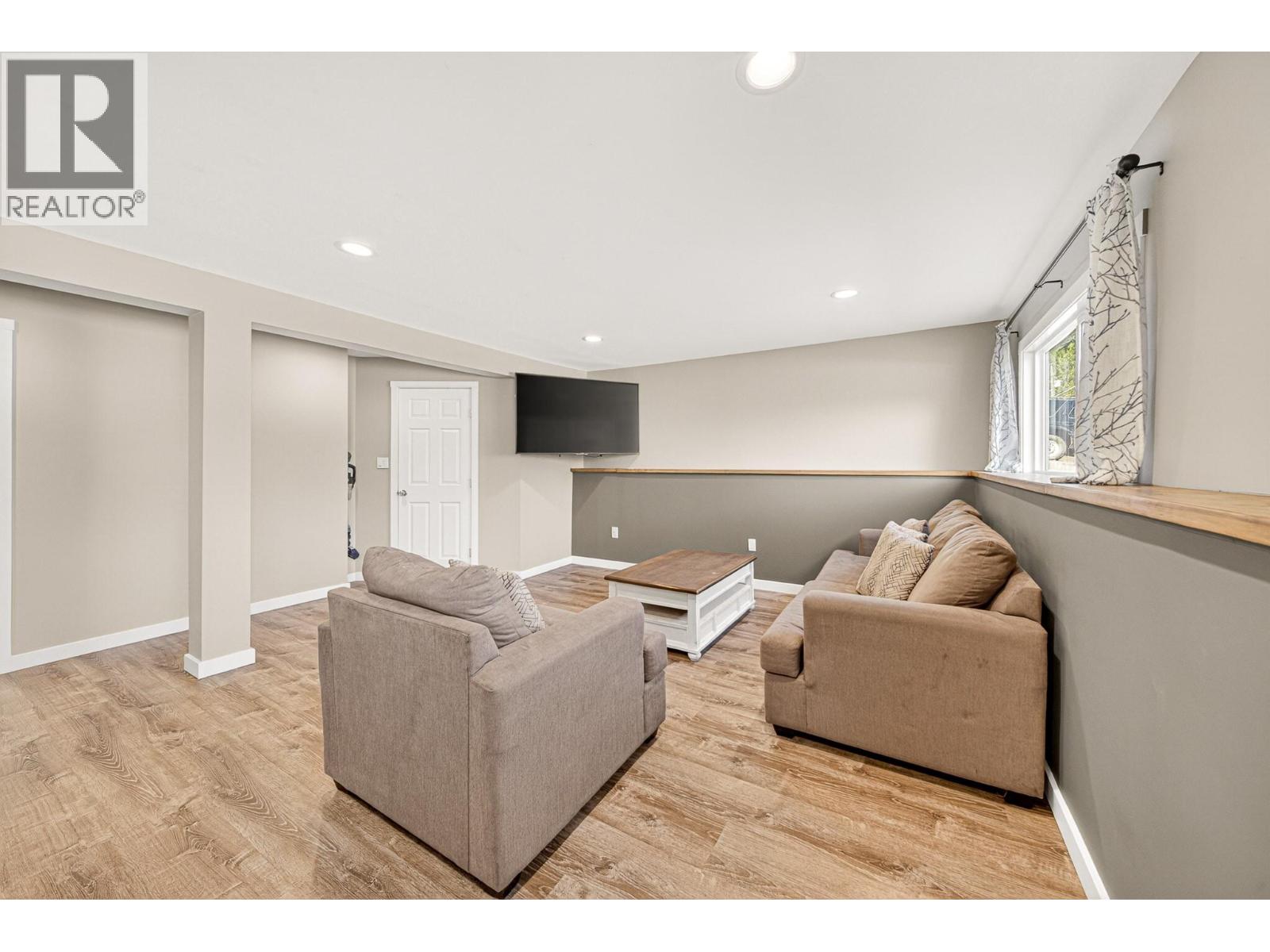832 MICHEL Road - 40