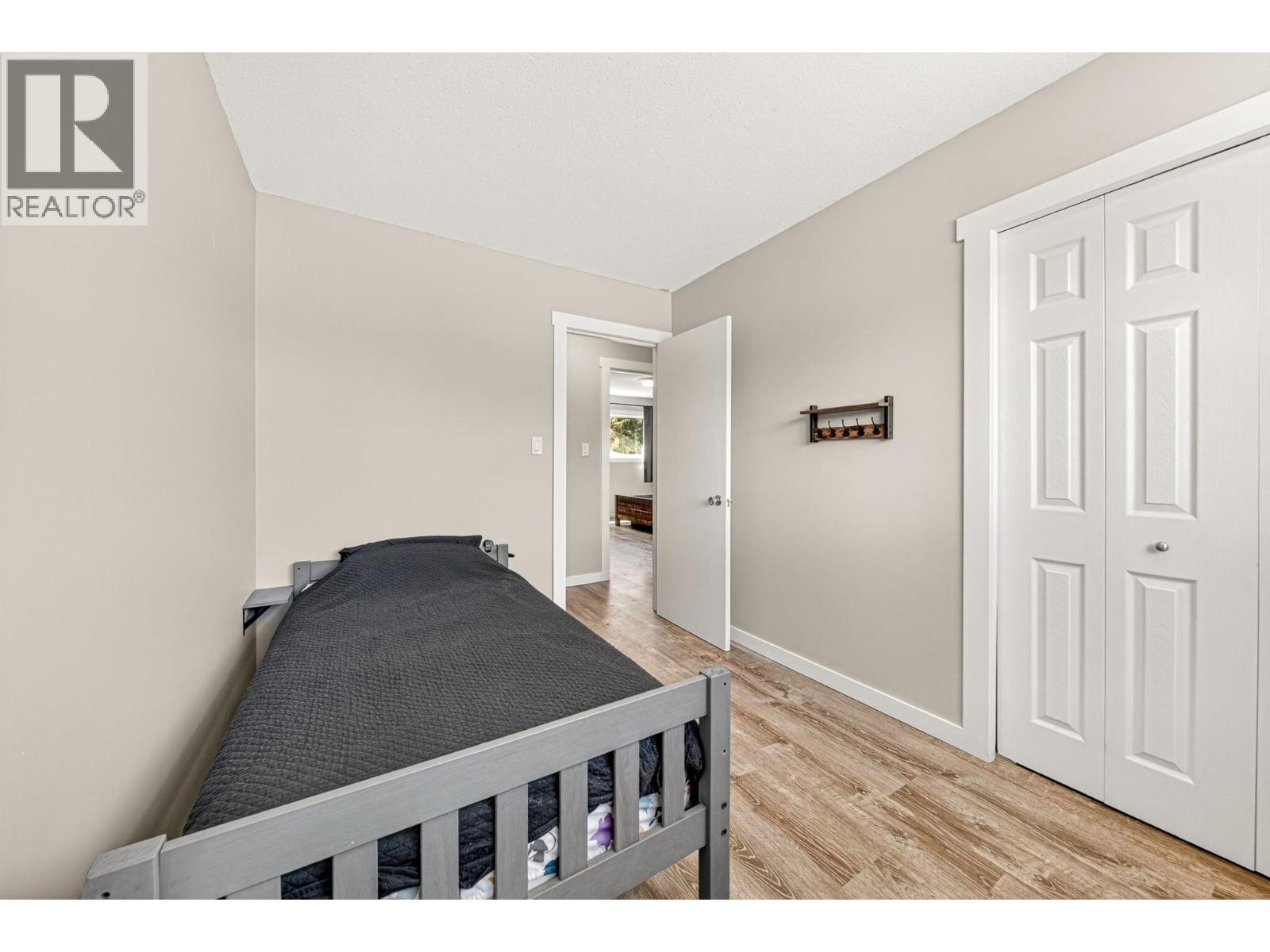 832 MICHEL Road - 32