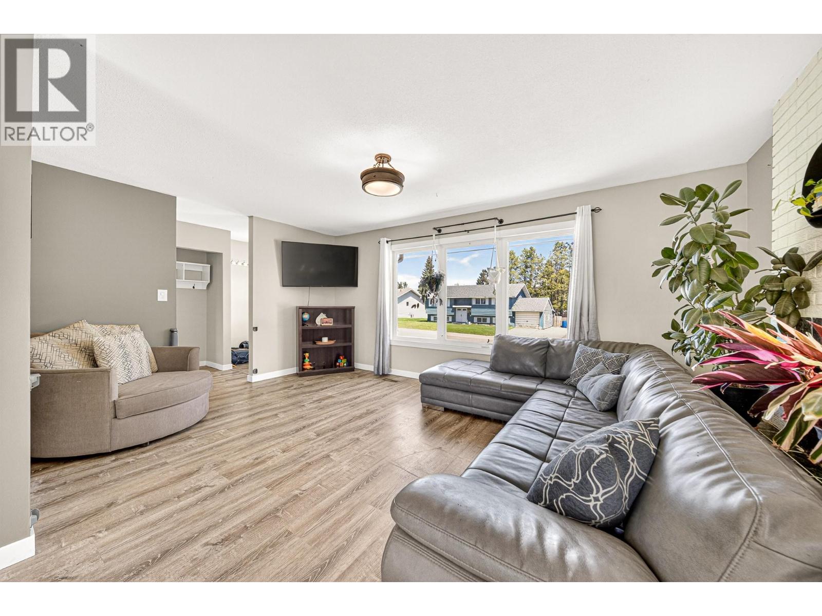 832 MICHEL Road - 19