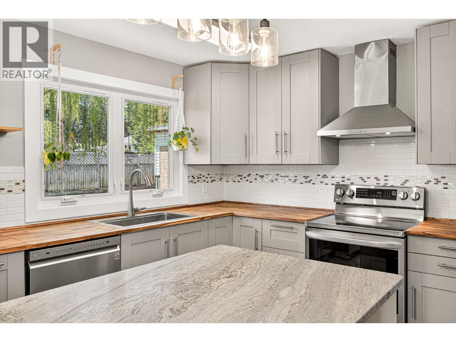 832 MICHEL Road - 13