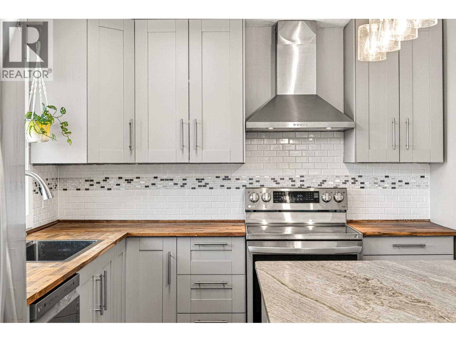 832 MICHEL Road - 14