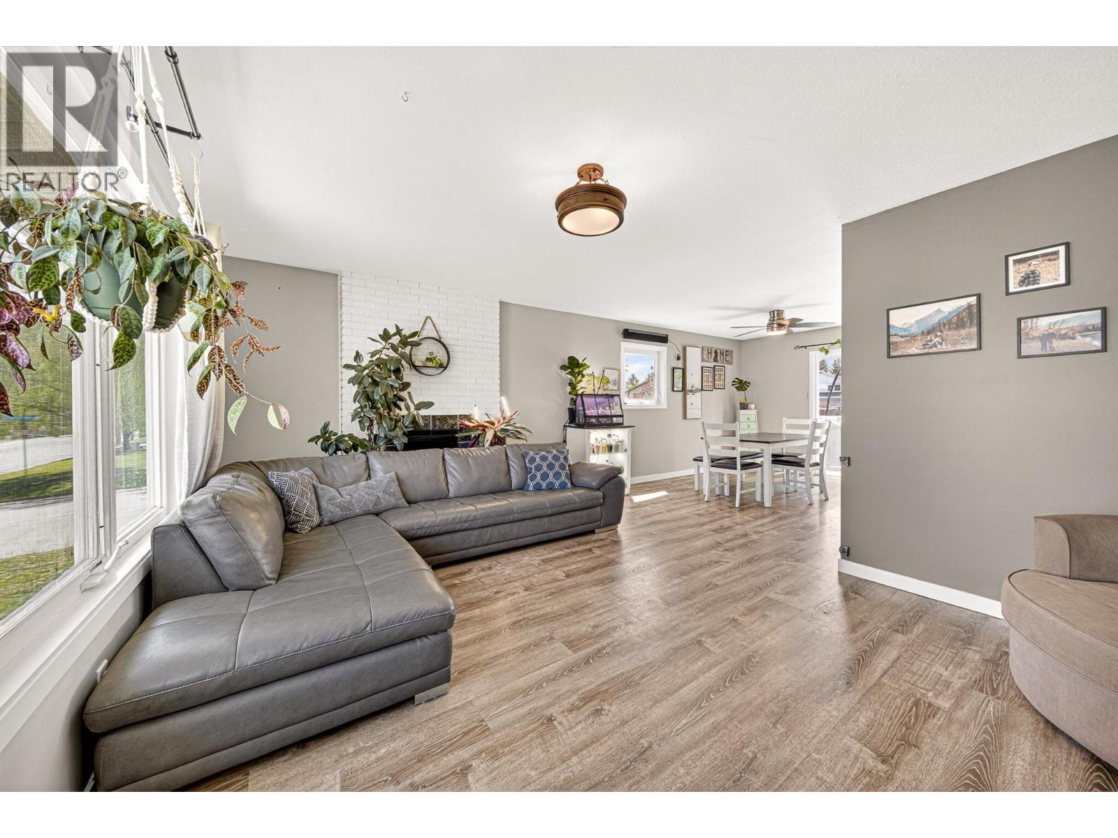 832 MICHEL Road - 22