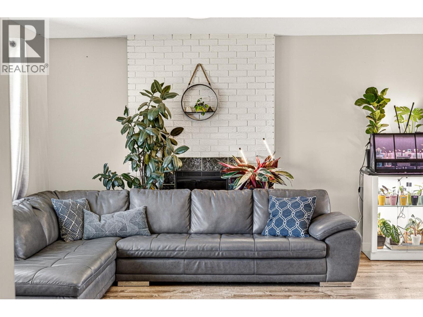 832 MICHEL Road - 24