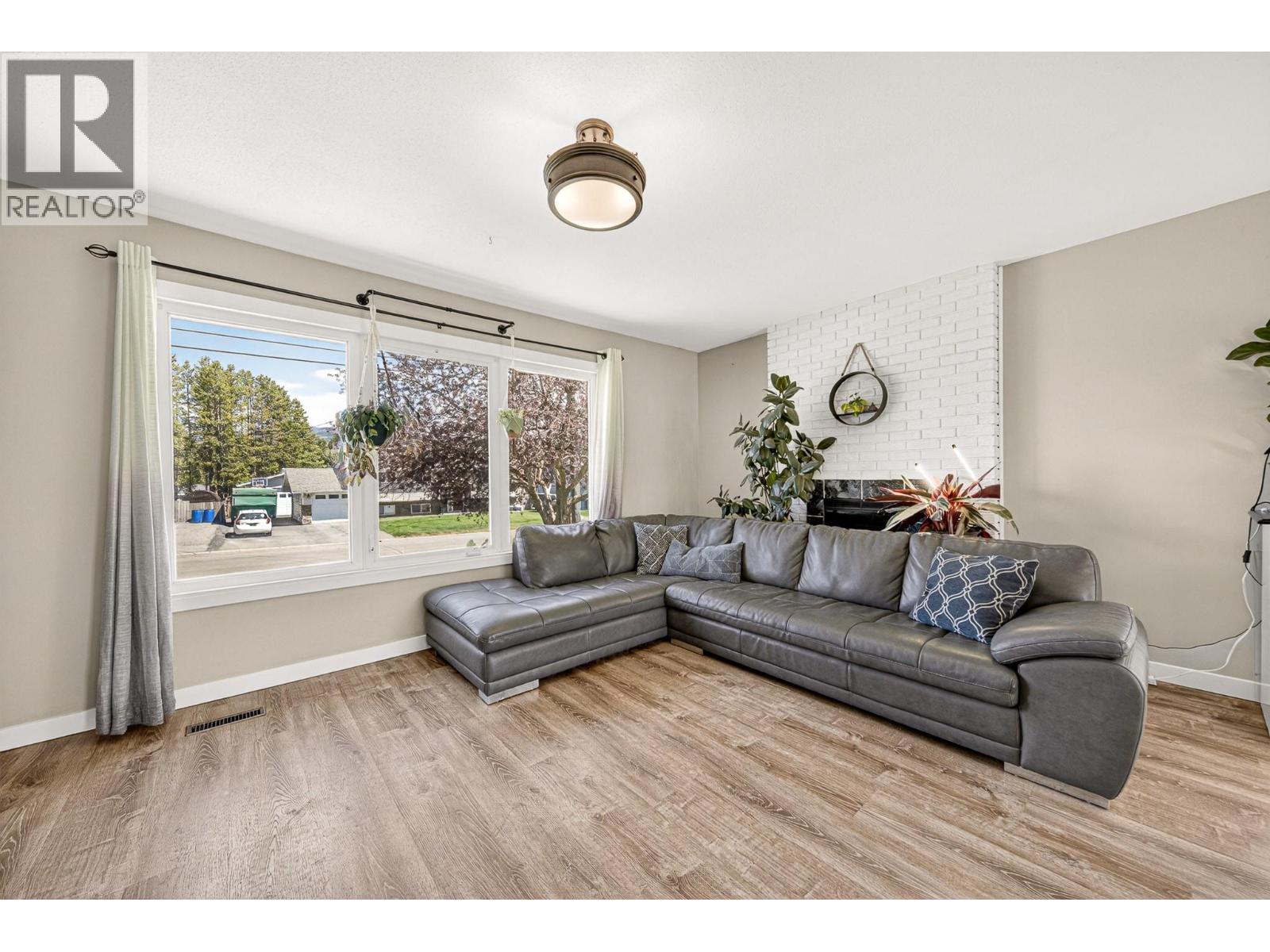832 MICHEL Road - 25