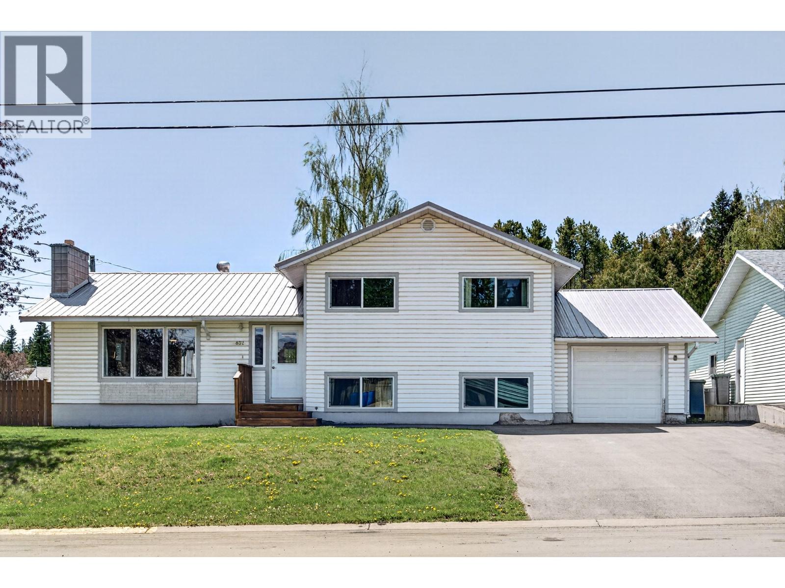 832 MICHEL Road - 58