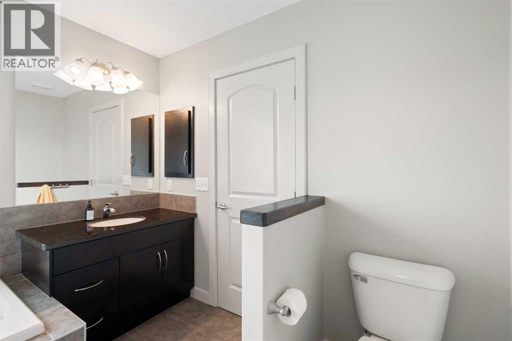70 Everwoods Park SW - 24
