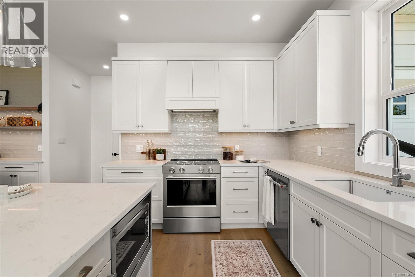 #102 1870 Doney Rd - 15
