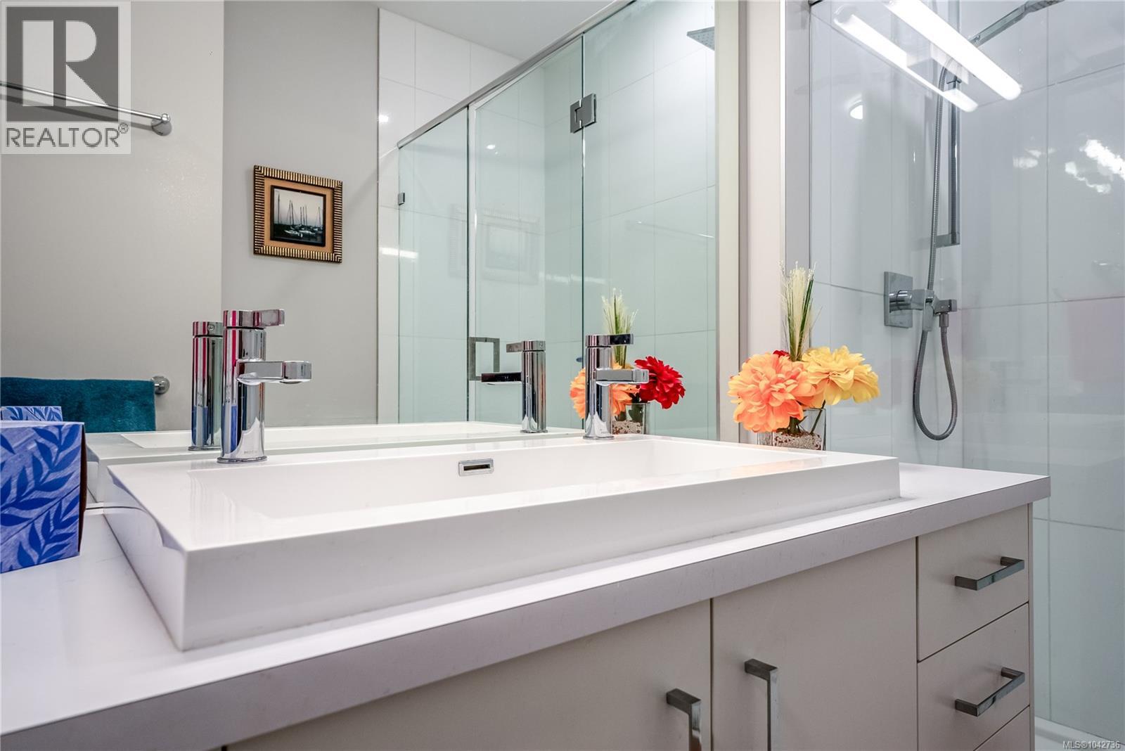 #112 694 Hoylake Ave - 19