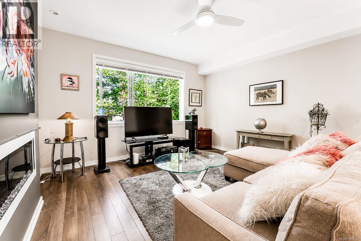 #112 694 Hoylake Ave - 3