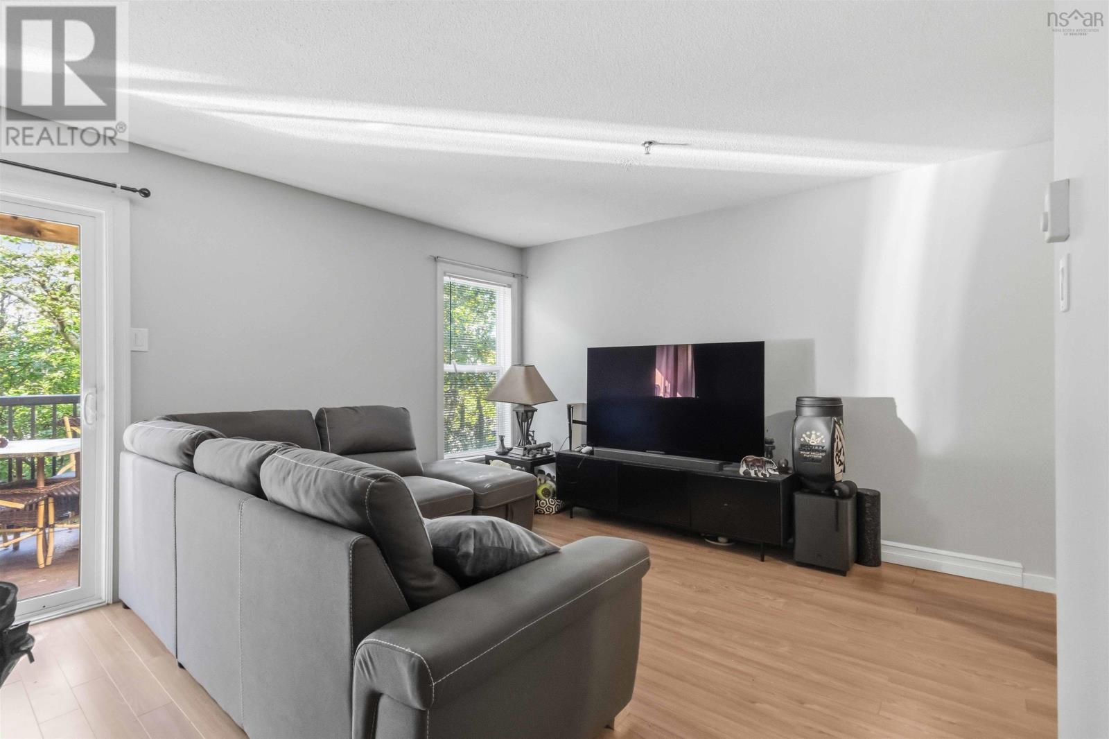 #107 75 Collins Grove - 6