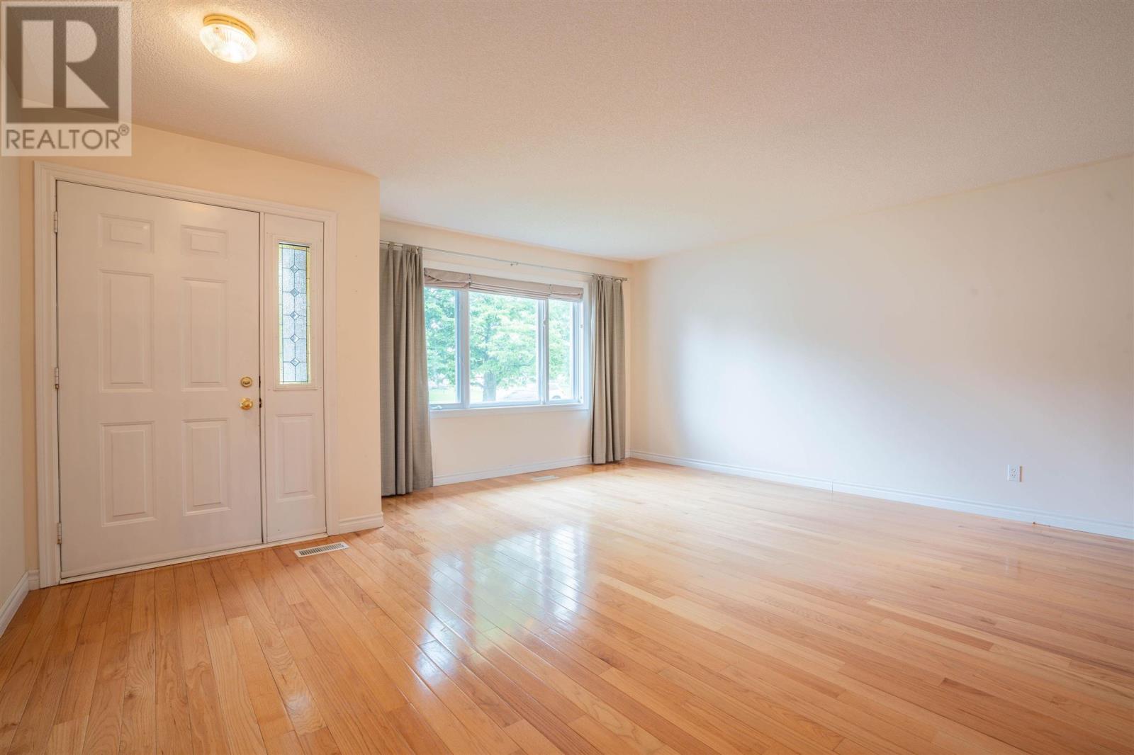 870 Lake ST - 10