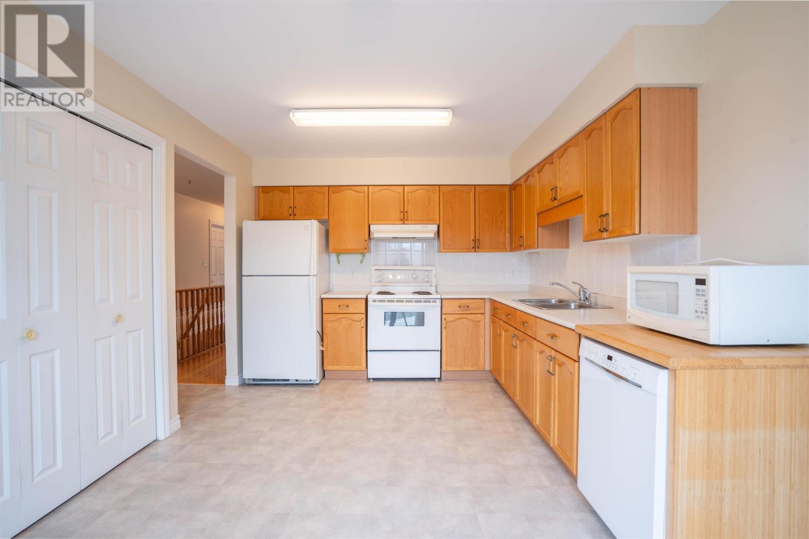 870 Lake ST - 16