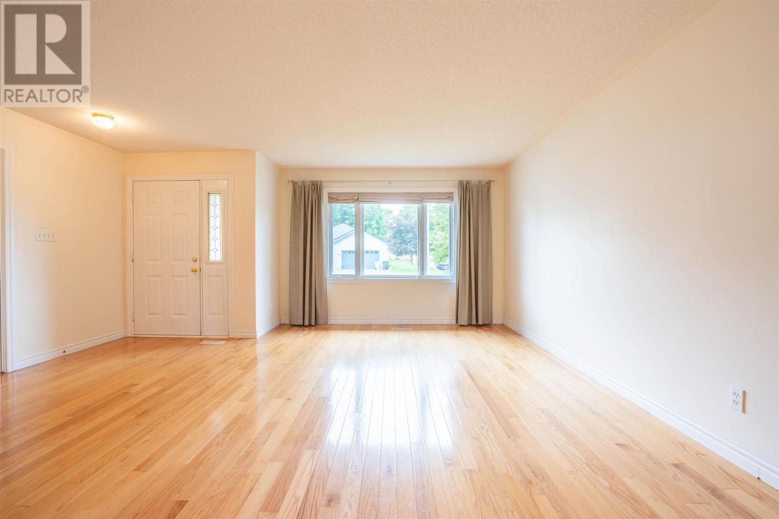 870 Lake ST - 11