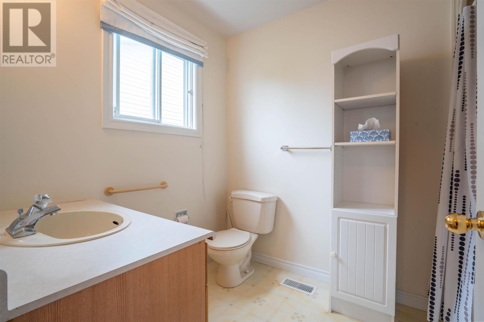 870 Lake ST - 22