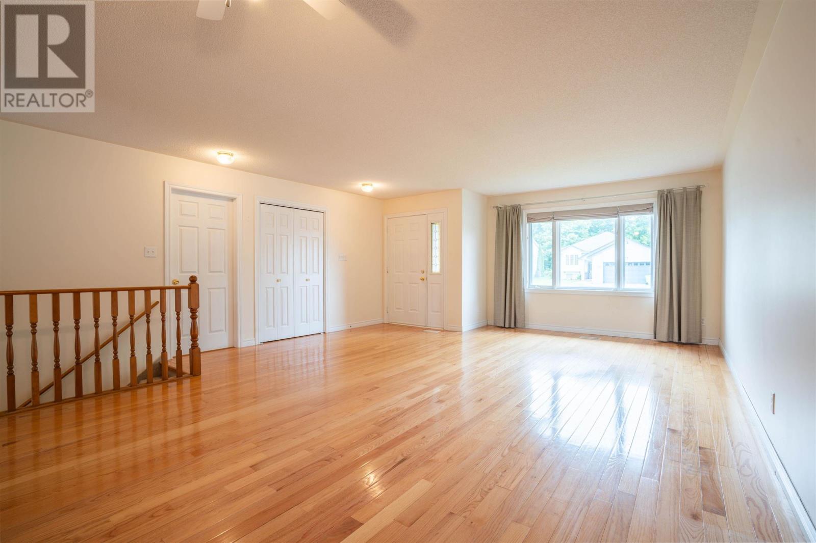 870 Lake ST - 12