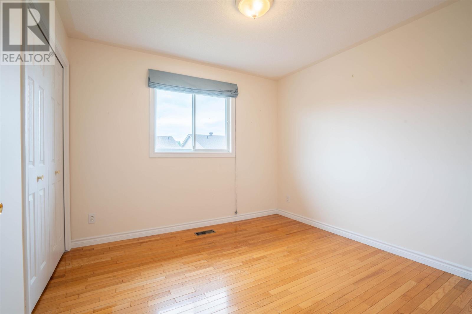 870 Lake ST - 18