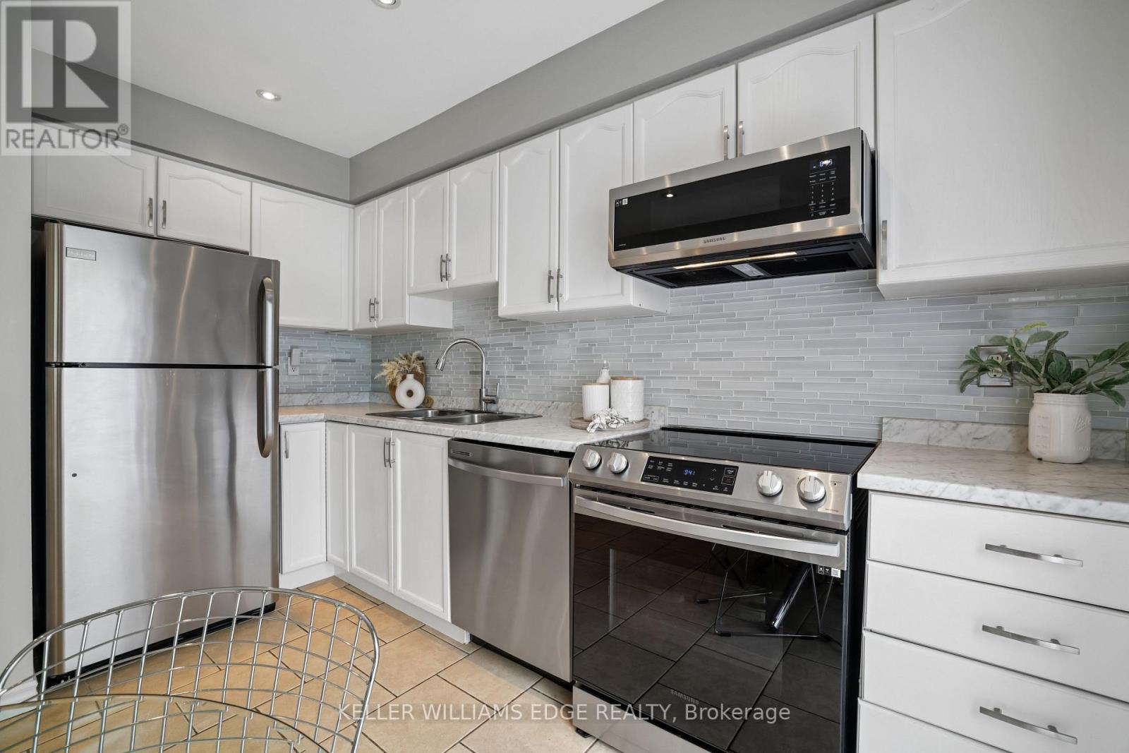 #35 39 PINEWOODS DRIVE - 12