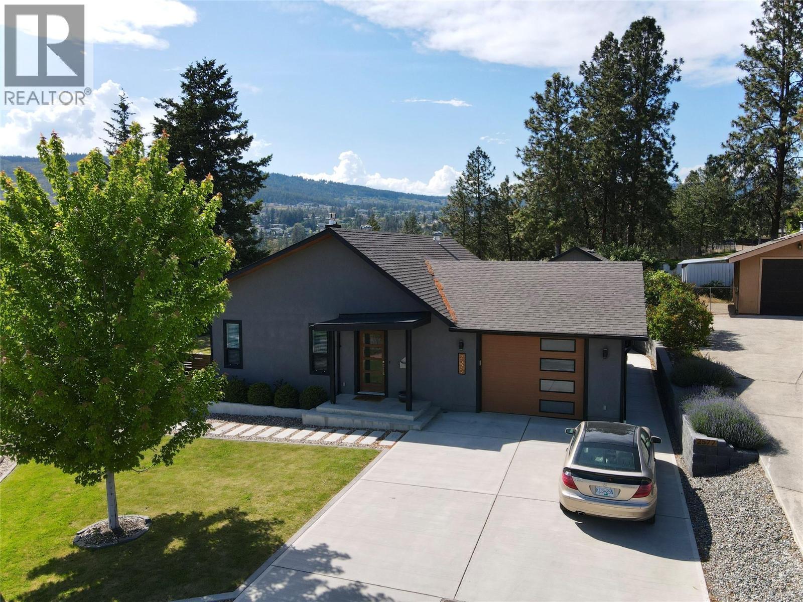 2575 Pineridge Place - 1