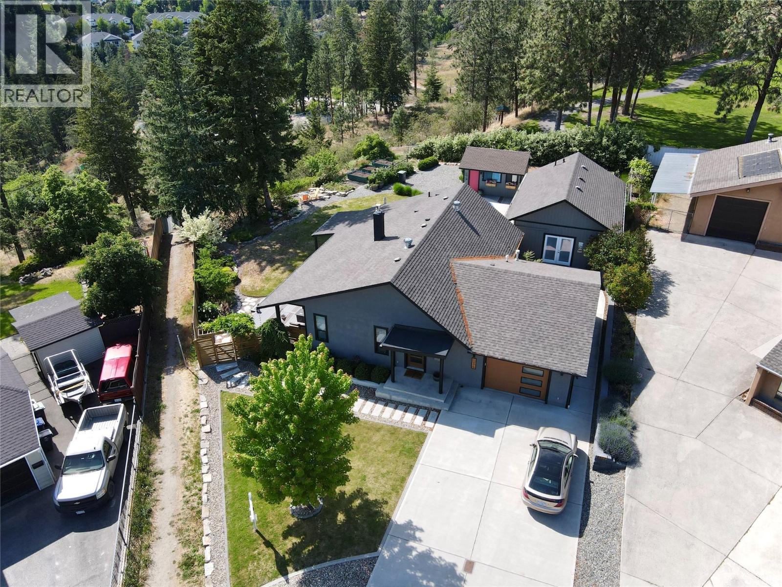 2575 Pineridge Place - 2