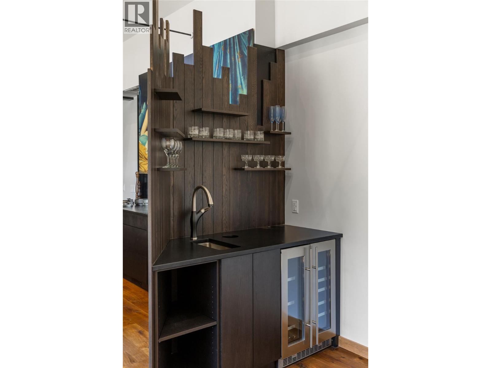 422 Ninth Street E - 18
