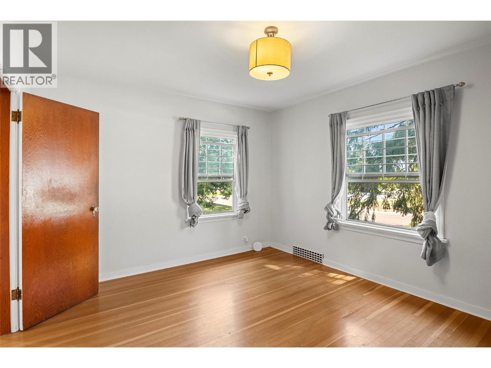 422 Ninth Street E - 31